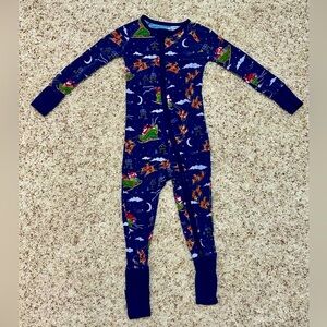 Little Sleepies Kids Unisex Santas Sleigh Zippy. Size 2T. Good Condition!